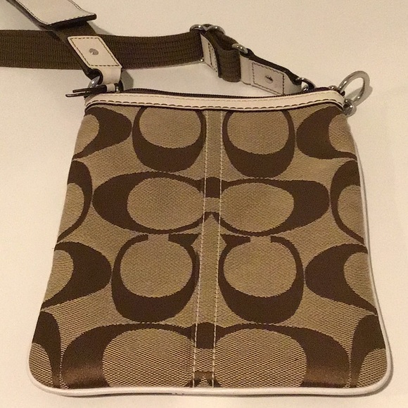 Coach purse - Picture 4 of 5